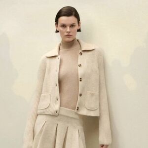 MANGO knitted front pockets collar button down beige cardigan size M‎